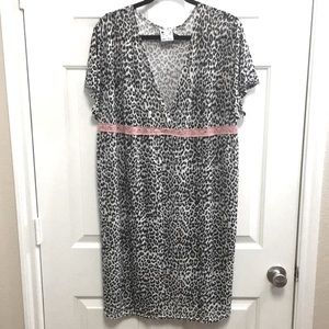 Kat-Nap Black & White Short-sleeved Leopard Print V-neck Surplice Chemise Sz 3X